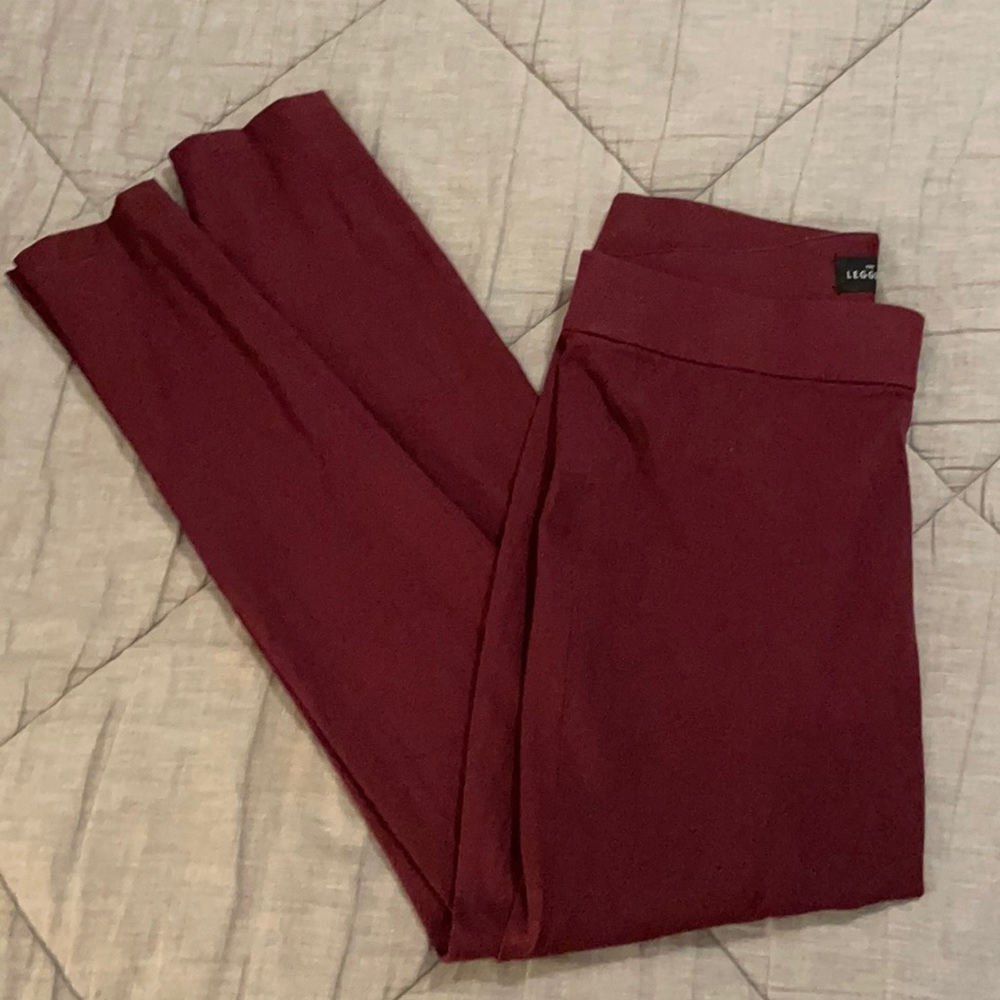 Whitehouse Blackmarket maroon legging pants